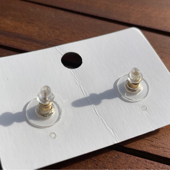 Kitty cat 🐱 studs - Picture 3 of 3